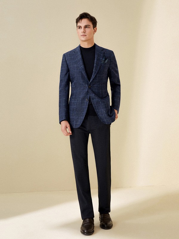 依文男装2022秋冬季黑色毛衣