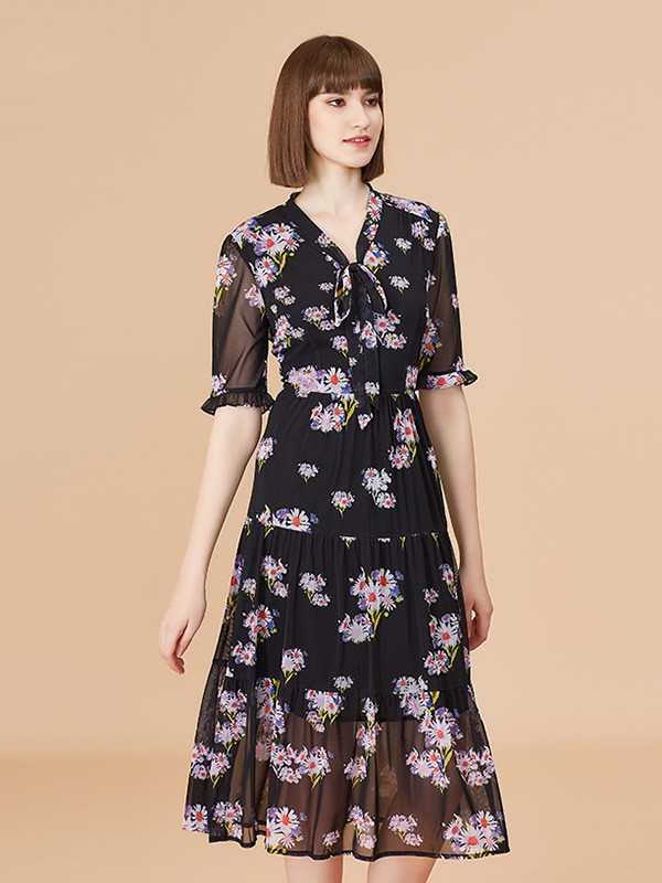 歌蒂诗2022秋冬季黑色连衣裙