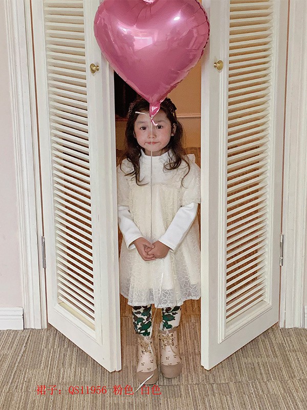 拾恩初＆番薯片童装2022秋冬季白色连衣裙