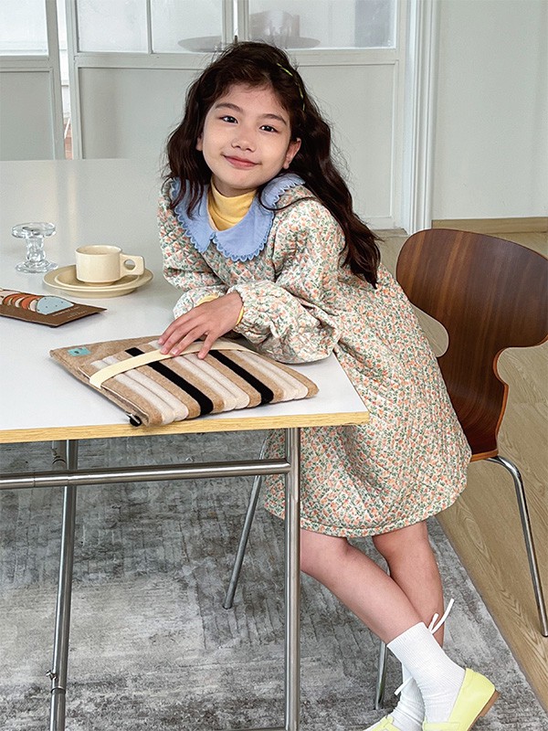 拾恩初＆番薯片童装2022秋冬季米色连衣裙