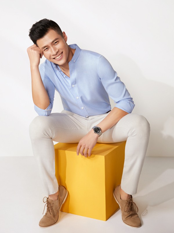 虎豹2022秋冬季浅蓝色衬衫