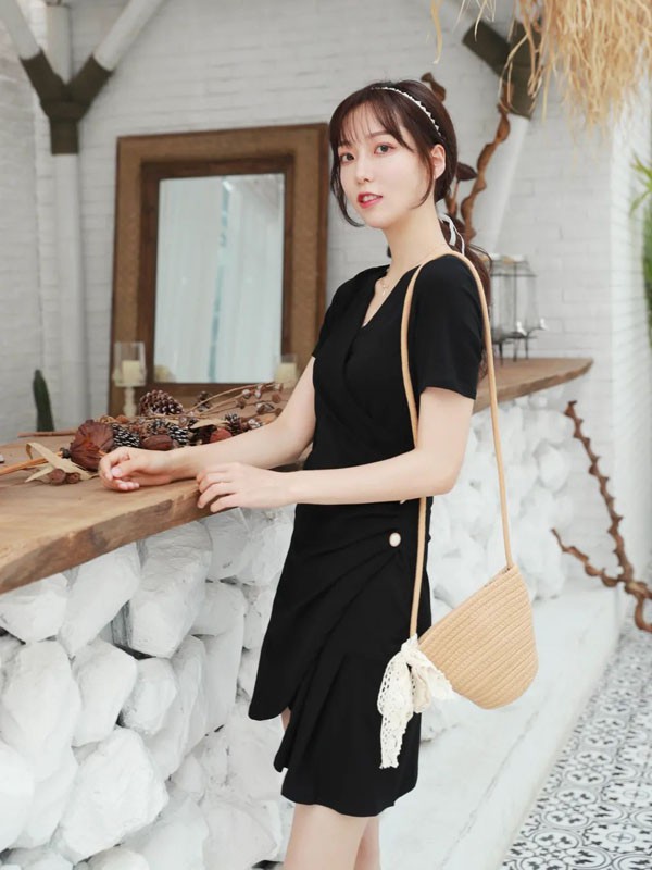 二号街角女装2022秋冬季黑色连衣裙