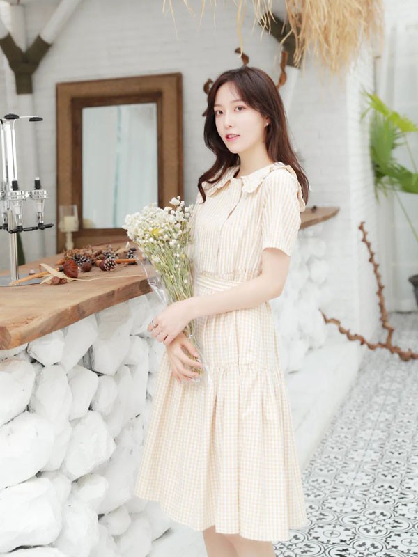 二号街角女装2022秋冬季白色连衣裙