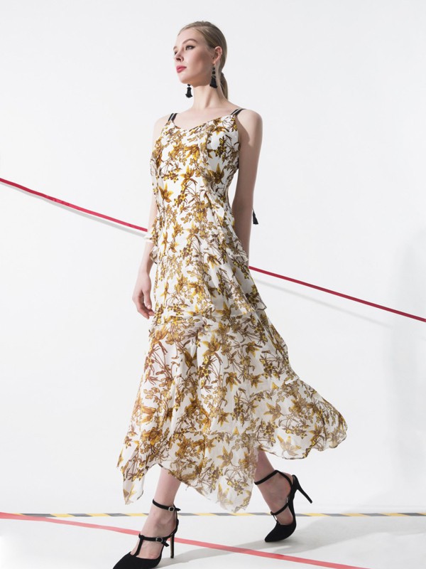 领姿女装2022秋冬季米色吊带裙