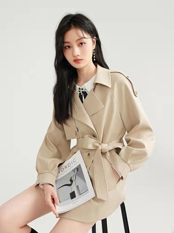 珂希莉2022秋冬季米色大衣