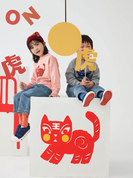 幼岚童装2021秋冬季粉色上衣