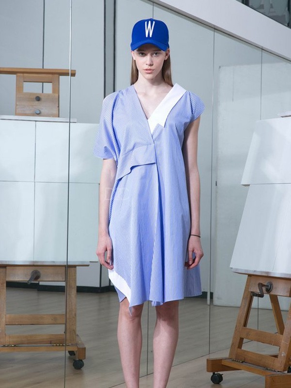 D2C女装2022春夏季蓝色连衣裙