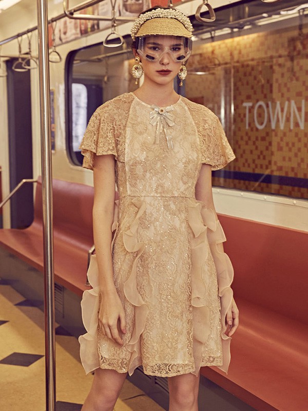 D2C女装2022春夏季裸色连衣裙