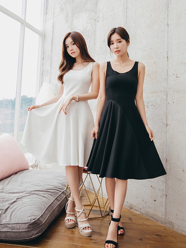 润乙一2022春夏季黑色吊带裙