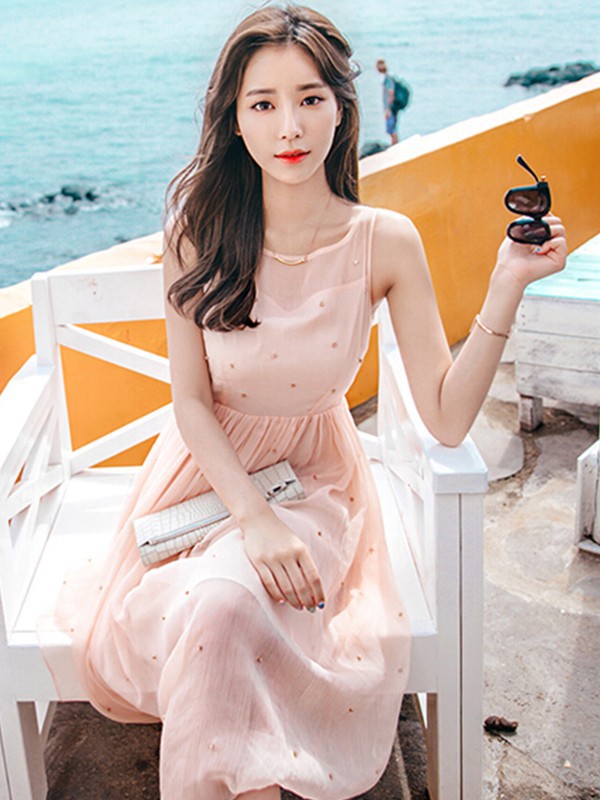 润乙一2022春夏季裸色连衣裙