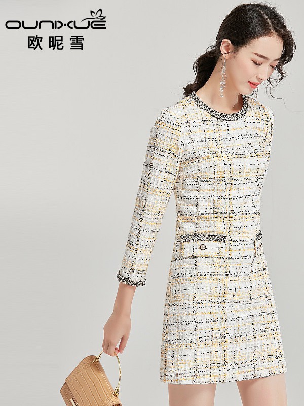 欧昵雪女装2022春夏季白色连衣裙