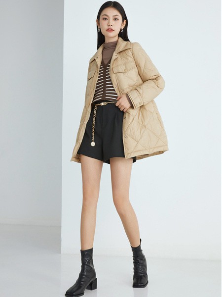 朵以女装2022秋冬季卡其色风衣