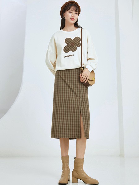 朵以女装2022秋冬季灰色包臀裙