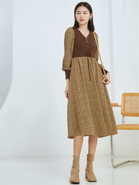 朵以女装2022秋冬季棕色连衣裙