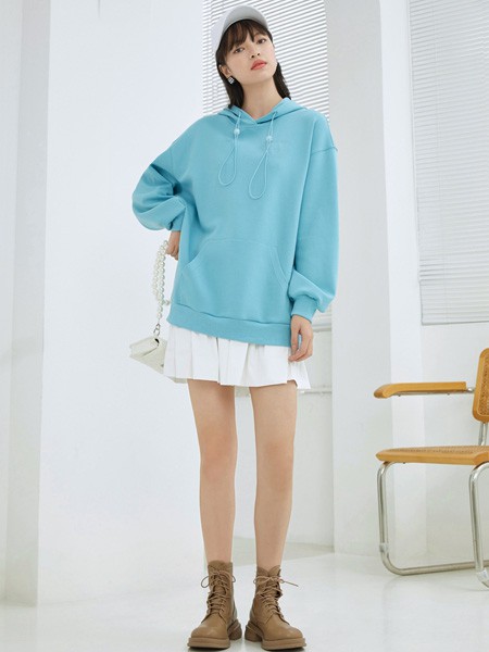 朵以女装2022秋冬季蓝色卫衣