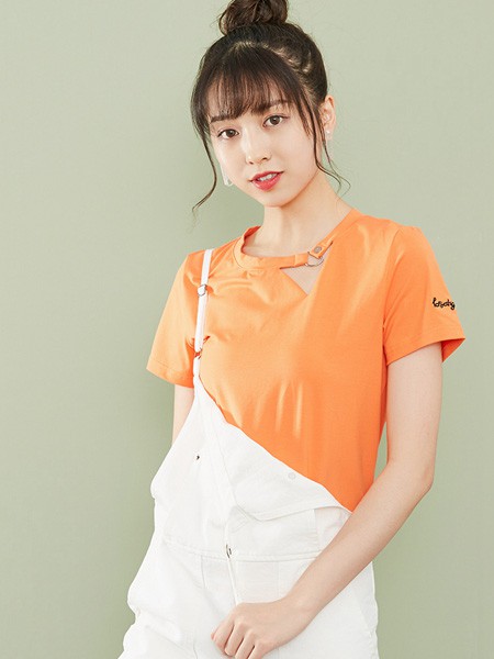 爱依服女装2022秋冬季橙色T恤