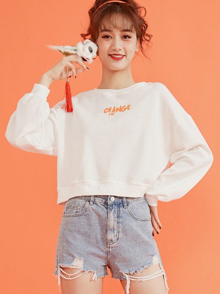 爱依服女装2022秋冬季白色T恤