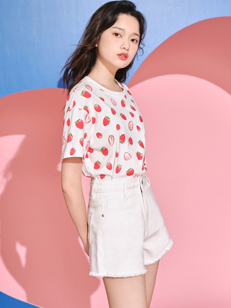 爱依服女装2022秋冬季白色T恤