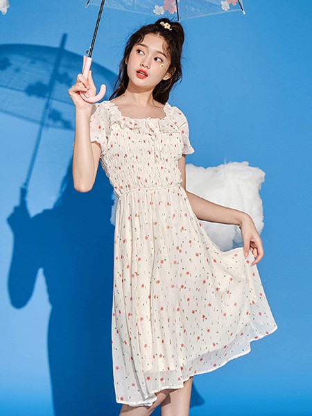 爱依服女装2022秋冬季白色连衣裙