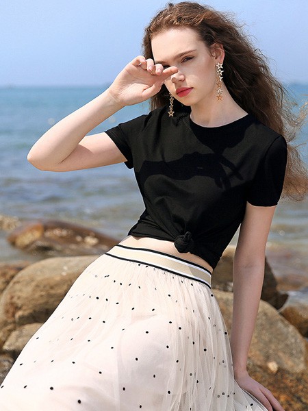 爱依服女装2022秋冬季白色长裙