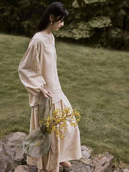 茵曼女装2022秋冬季白色衬衫