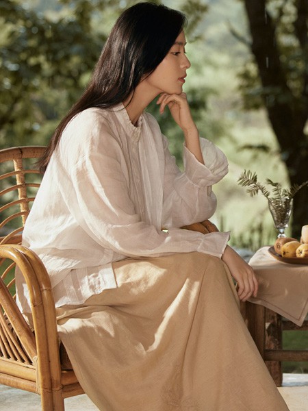 茵曼女装2022秋冬季白色衬衫