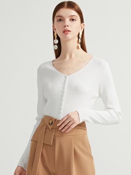 音菲梵女装2022秋冬季白色T恤