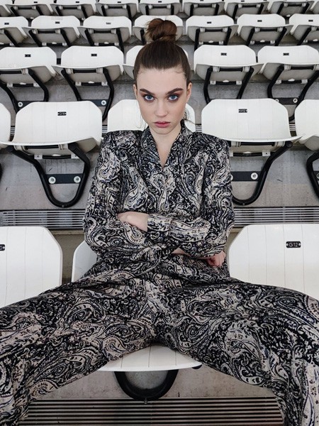 思忆说女装2022秋冬季黑色连衣裙