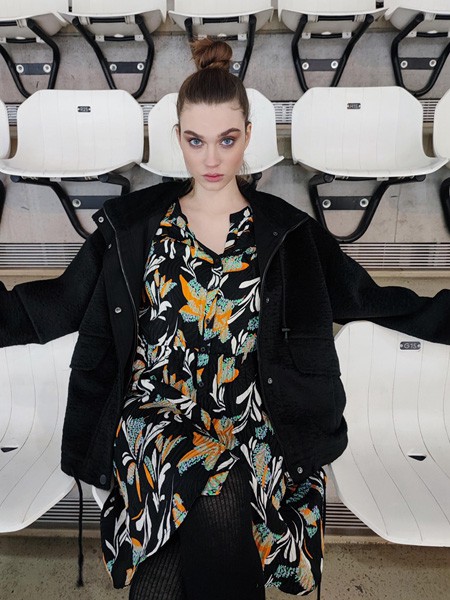 思忆说女装2022秋冬季黑色连衣裙