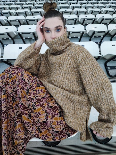 思忆说女装2022秋冬季棕色毛衣