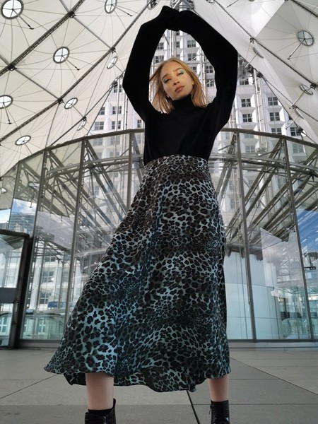 思忆说女装2022秋冬季黑色毛衣