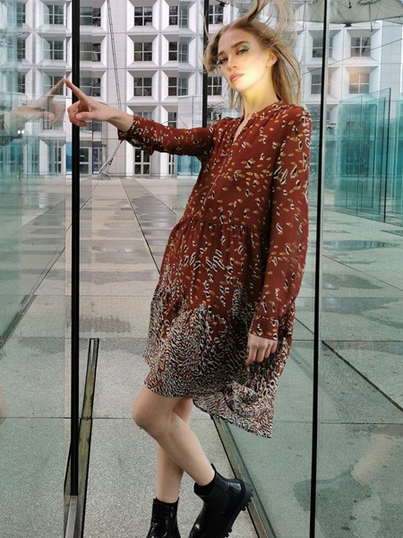 思忆说女装2022秋冬季红色连衣裙