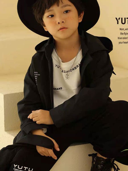 YUTU羽图童装2022春季黑色外套