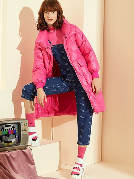 欧伊力女装2022秋冬季粉色棉服
