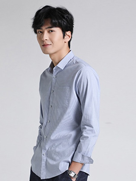 依立腾2022春夏季蓝色衬衫