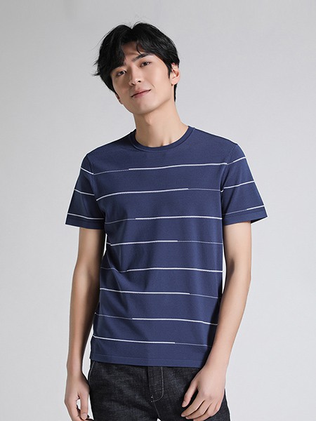 依立腾2022春夏季藏蓝色T恤