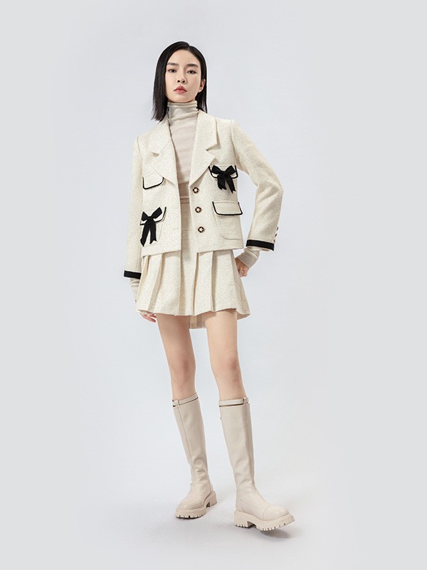 卡蔓2022秋冬季白色百褶裙