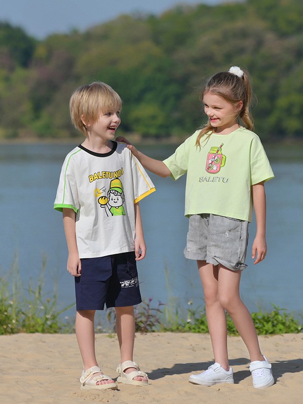 芭乐兔童装2023春夏季白色T恤