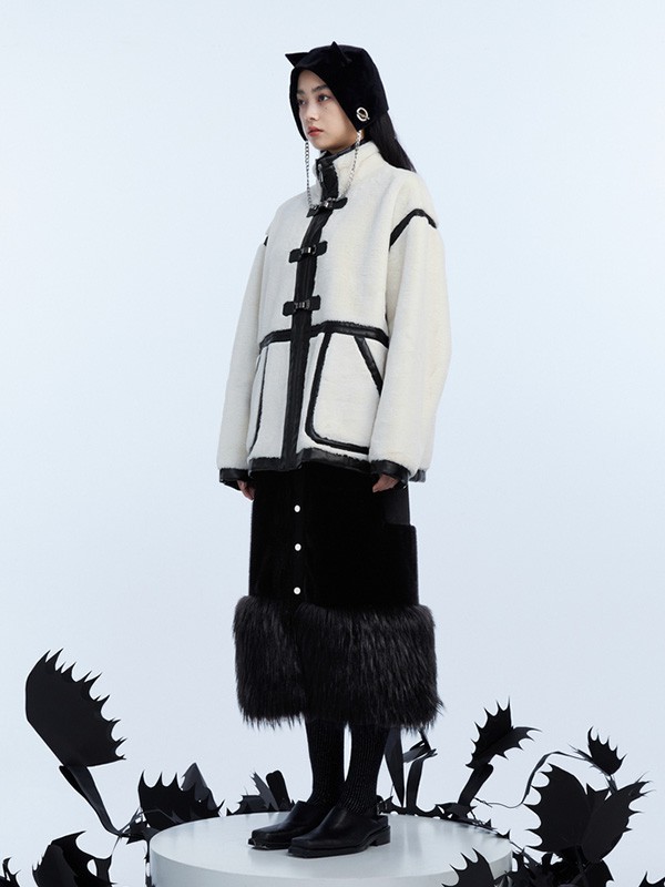 半圆2022秋冬季白色外套