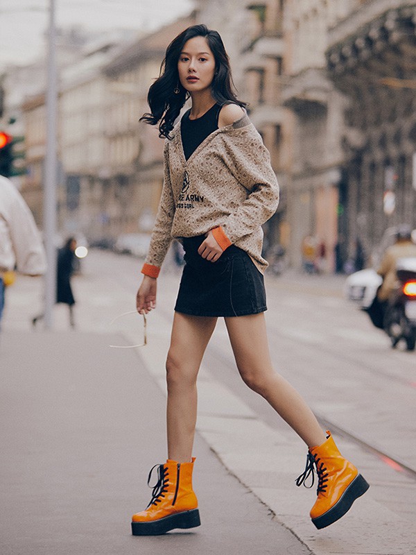 N女装2022秋冬季黑色短裙