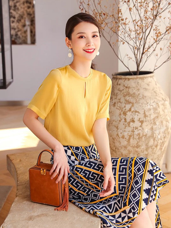 秋凝女装2023春夏季黄色T恤