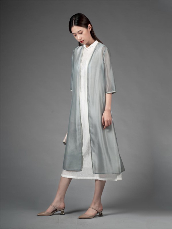 馥蝶女装2023春夏季灰色防晒衫