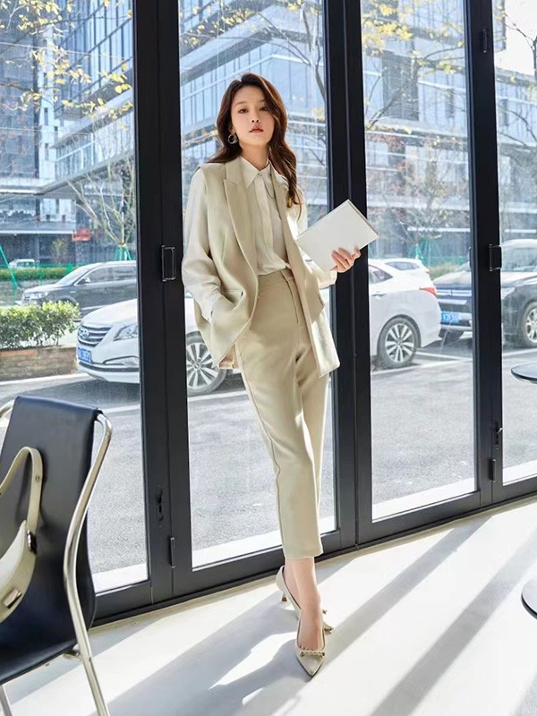 集娴2023春夏季绿色西装