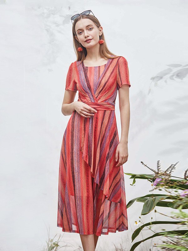 婉熙2023春夏季粉色连衣裙