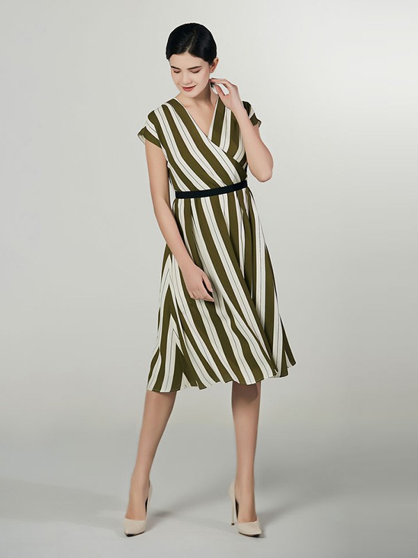 LynFong女装2023春夏季白色连衣裙