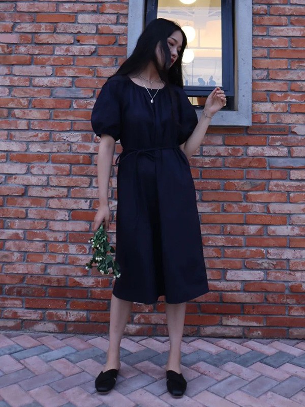 听说女装2023春夏季黑色连衣裙