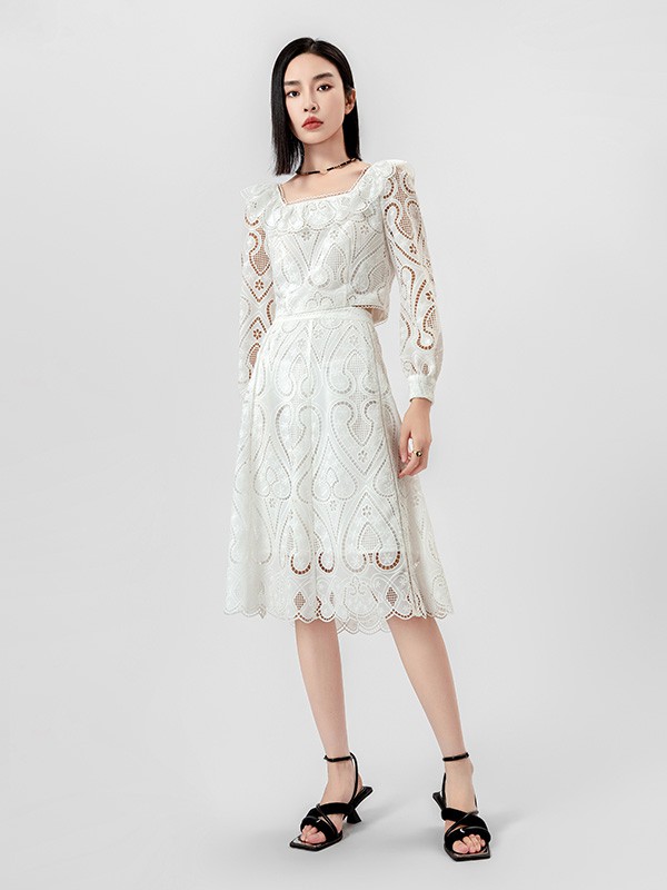 卡蔓2023春夏季白色连衣裙