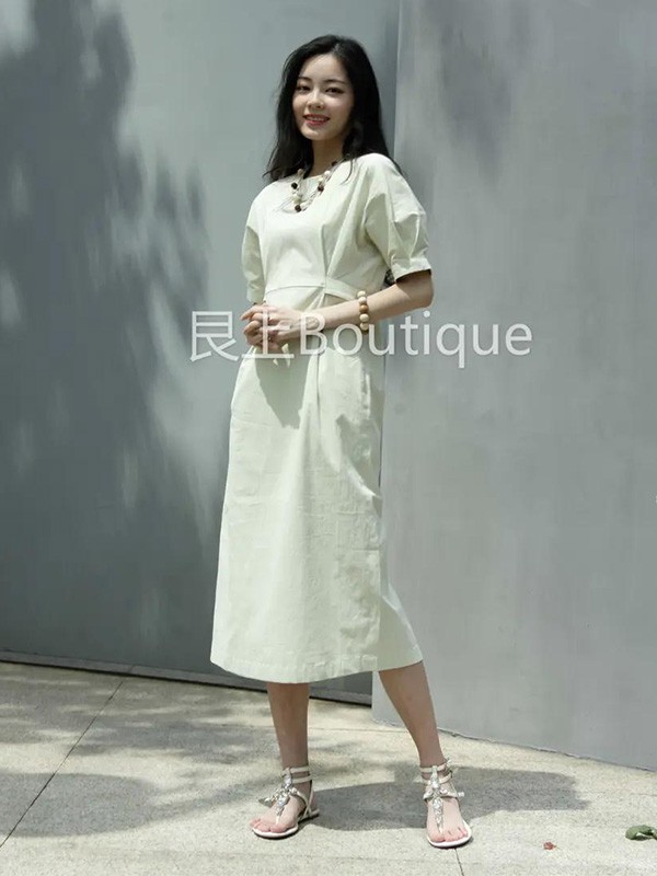 艮上女装2023春夏季白色连衣裙