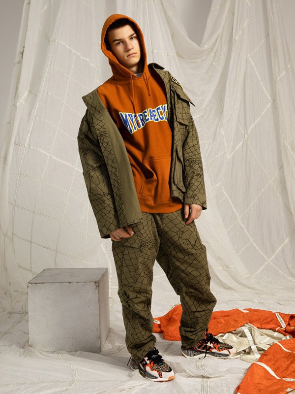 MYGE2023春夏季卡其色卫衣