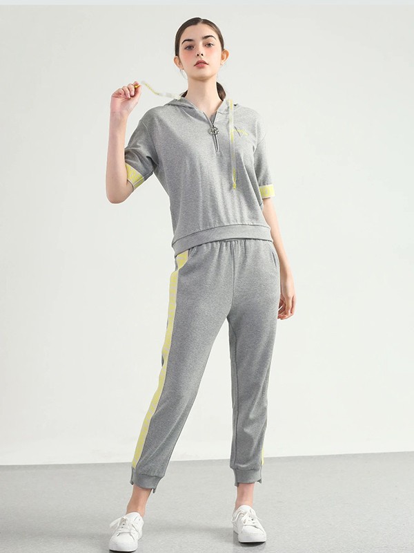 红魔方2023春夏季灰色T恤